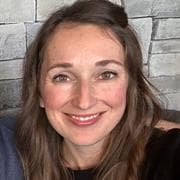 Profile photo for Julie Woods