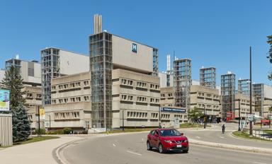 Angled view of the Children's Hospital from University Avenue.